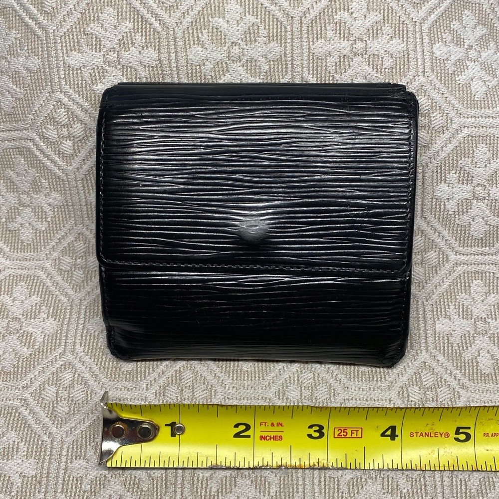Preowned Louis Vuitton Epi Elise wallet with coin holder